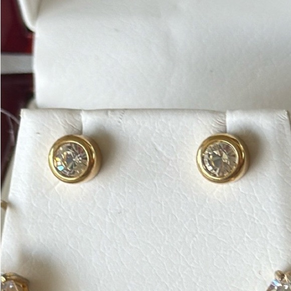 Elegant Bezel Setting CZ Gold Stud Earrings Tiny - Picture 8 of 8